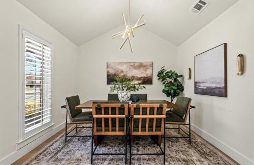 Richardson House | Waterview Residence 4 BD 2 Kings Fire Pit
