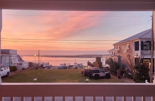Swansboro Apartment | Waterview Swansboro #4. One block from everything! Cozy 1 Bdrm/1Bth.