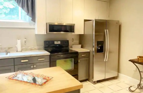 Midlothian House | “WaterView" The Pool Pavilion, waterfront property assisted handicap access.