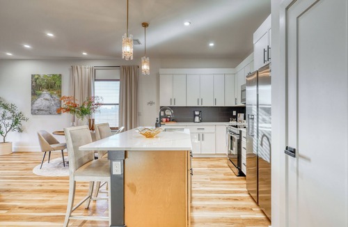 Oakland Hills Villa | Waterview Villa With Heated Pool