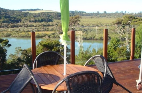Haruru House | Waterviews and relaxation