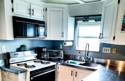 Sherkston Cottage | Waterviews at Sherkston. Sleeps 8, Golfcart included