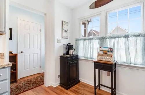 Cambridge House | Waterviews, Comfort & Convenience!