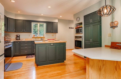 Town of Reading House | Watkin' Lakeside: "Right Along Seneca Lake Wine Trail - Near Watkins Glen!"