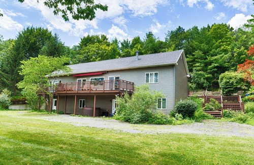 Town of Reading House | Watkin' Lakeside: "Right Along Seneca Lake Wine Trail - Near Watkins Glen!"