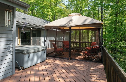 Campbell House | Watkins Glen, Corning, Finger Lakes 3 BR 3 Bath w/Hot Tub