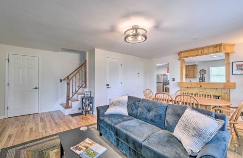 Town of Reading House | Watkins Glen Lakeview Cottage w/Waterfall!