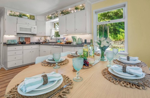 North Queen Anne House | Watling House