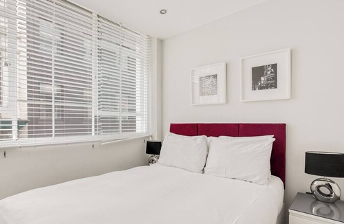 Bread Street Apartment | Watling Street Residence 2