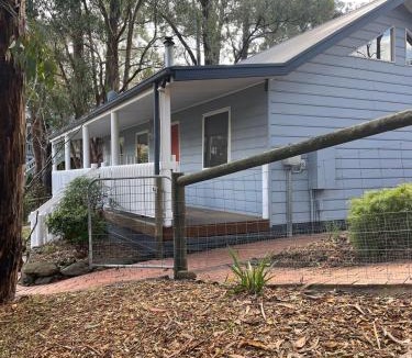 Bridgewater House | Wattle Tree Cottage - Bridgewater