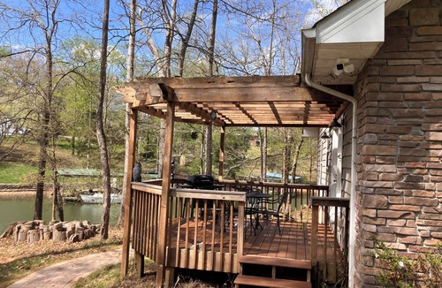 Harriman House | Watts Bar LakefrontnCharming 1-bedroom house & dock in Kingston, Harriman