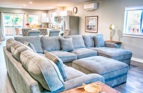 Westport House | Wave Crest Cottage