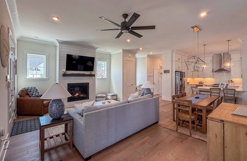 Cape Charles House | Wave Haven @ Cape Charles, a new house near a private beach & nature preserve.