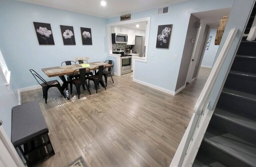 Palmetto Dunes Villa | Wave of relaxation - pet-friendly villa with parking.