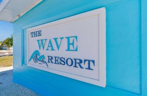 Madeira Beach Apartment | Wave Resort Madeira Beach Florida Studio 2 w Pool