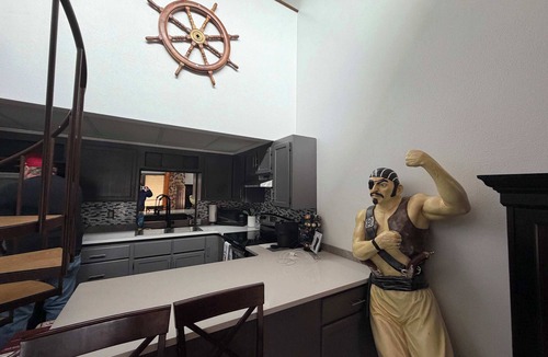 Gold Beach Condo | Wave Song Summary: Wa