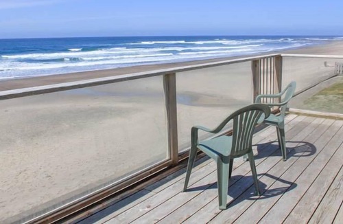 Nelscott House | Wave Watchers