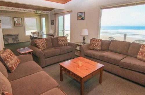 Nelscott House | Wave Watchers