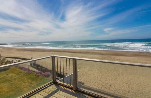 Nelscott House | Wave Watchers