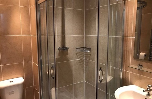 Dingwall House | Waverley Inn