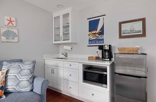 Block Island Apartment | Waverly Suite 1 on the Beach
