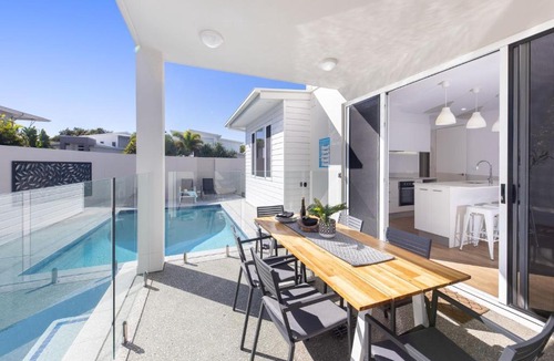 Mount Coolum House | Waves Beach House