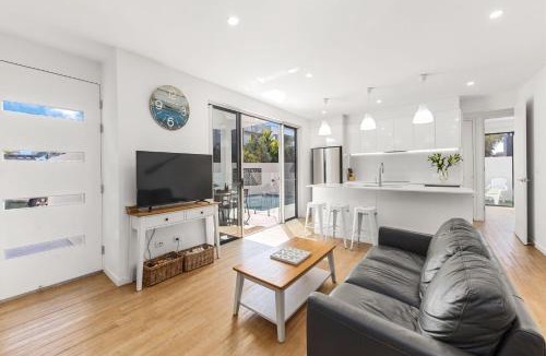 Mount Coolum House | Waves Beach House