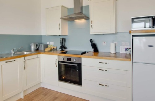 Dinas Dinlle Apartment | Waves in Caernarfon