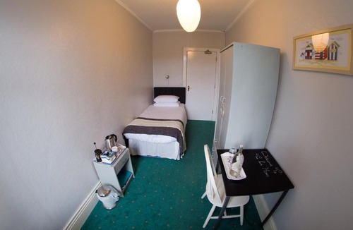 Boscombe Bed & Breakfast | Waves In