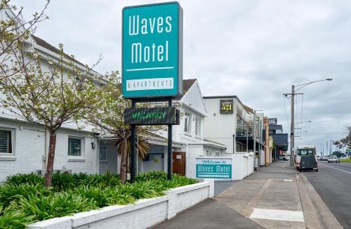 Warrnambool Hotel | Waves Motel and Apartments