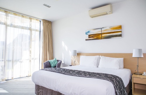 Orewa Hotel | Waves Motel