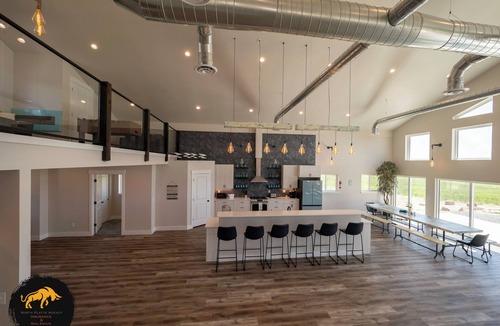 Glendo House | Waves of Wyoming 116 Acre Retreat. Themed Rooms. Putting Green. Glendo Reservoir