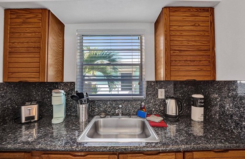 North Beach Apartment | Waves On Desoto