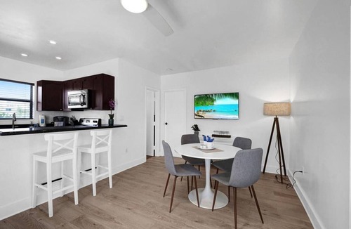 North Beach Apartment | Waves On Walnut 4-beach Access