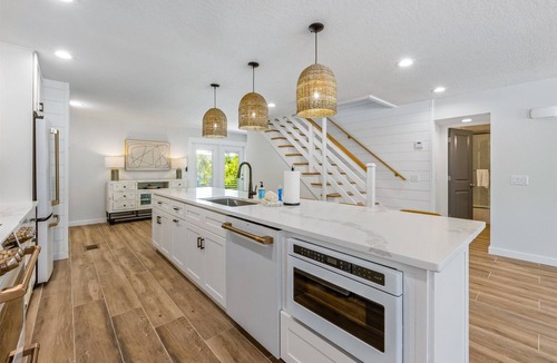 Anna Maria House | Waves- steps from the beach with a water view