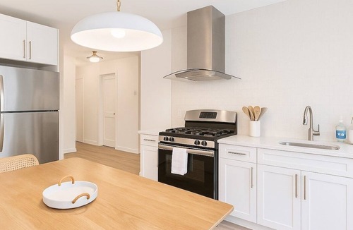 Neptune City Apartment | Waves & Warmth | Walk to Beach | Hot Tub