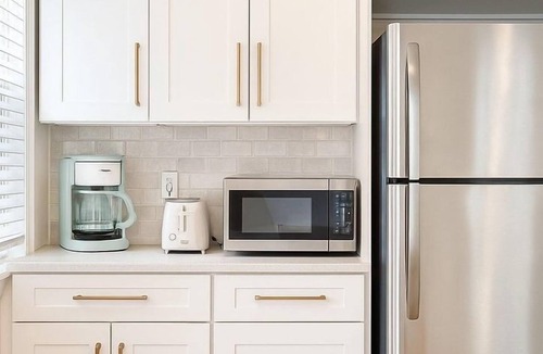 Neptune City Apartment | Waves & Warmth | Walk to Beach | Hot Tub