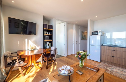 Onetangi Apartment | Wavesong - Private Spa Unit Above Onetangi