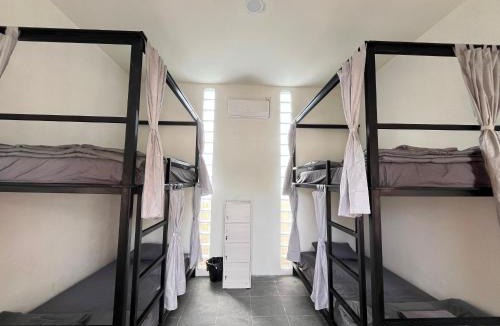 Selong Belanak Hostel | Wavez Lombok Hostel