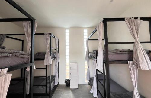 Selong Belanak Hostel | Wavez Lombok Hostel