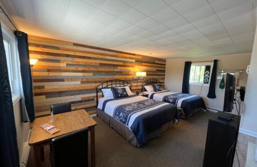 Wawa Hotel | Wawa Northern Lights Motel and Chalets