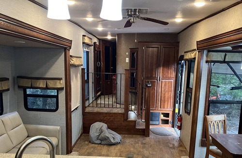 Lee County House | Way, way off the grid in a Lux RV 25 minutes from Austin