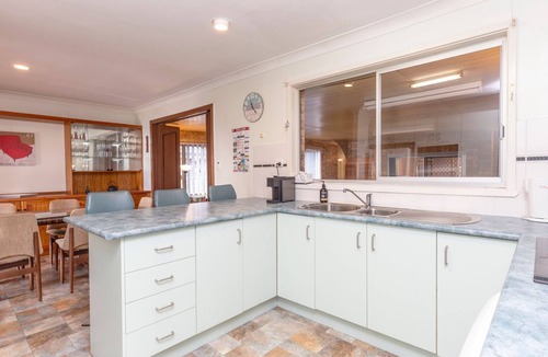 Hawks Nest House | Wayila - Riverfront - Pet Friendly