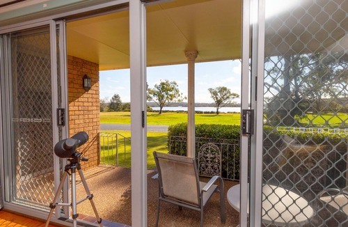 Hawks Nest House | Wayila - Riverfront - Pet Friendly