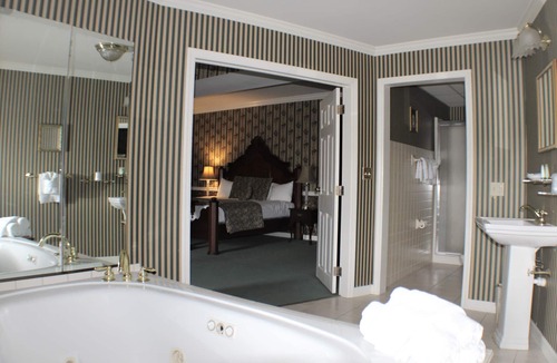 Honey Brook Hotel | Waynebrook Inn, Est 1865