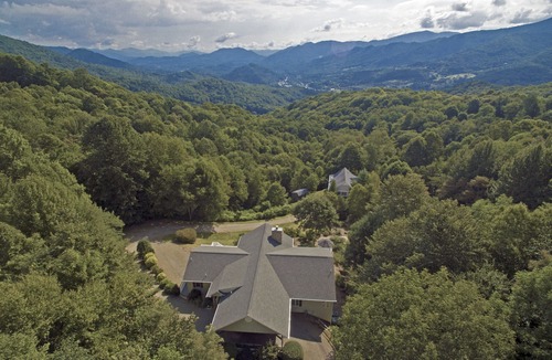 Walker-In-the-Hills House | Waynesville Beautiful Mountain Home! Spectacular, Panoramic Views from 4,200 Ft