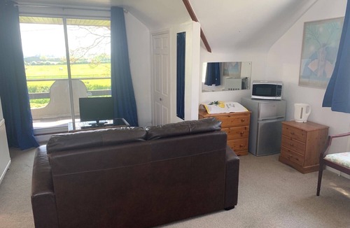 Bromham House | Wayside B&B