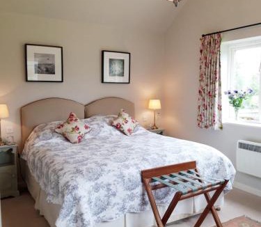 Whichford House | Wayside House B&B