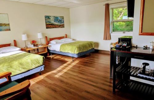 Manitowaning Hotel | Wayside Motel Manitoulin