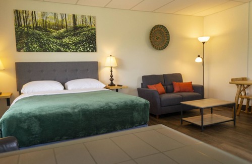 Manitowaning Hotel | Wayside Motel Manitoulin